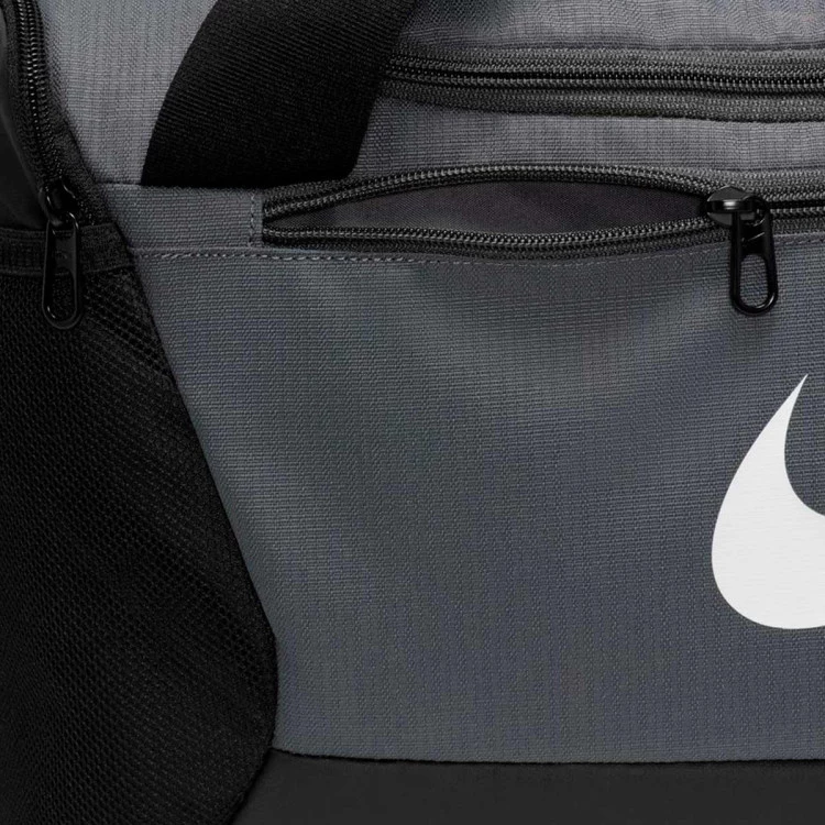 bolsa-nike-brasilia-duffel-9.5-training-41-l-iron-grey-black-white-3
