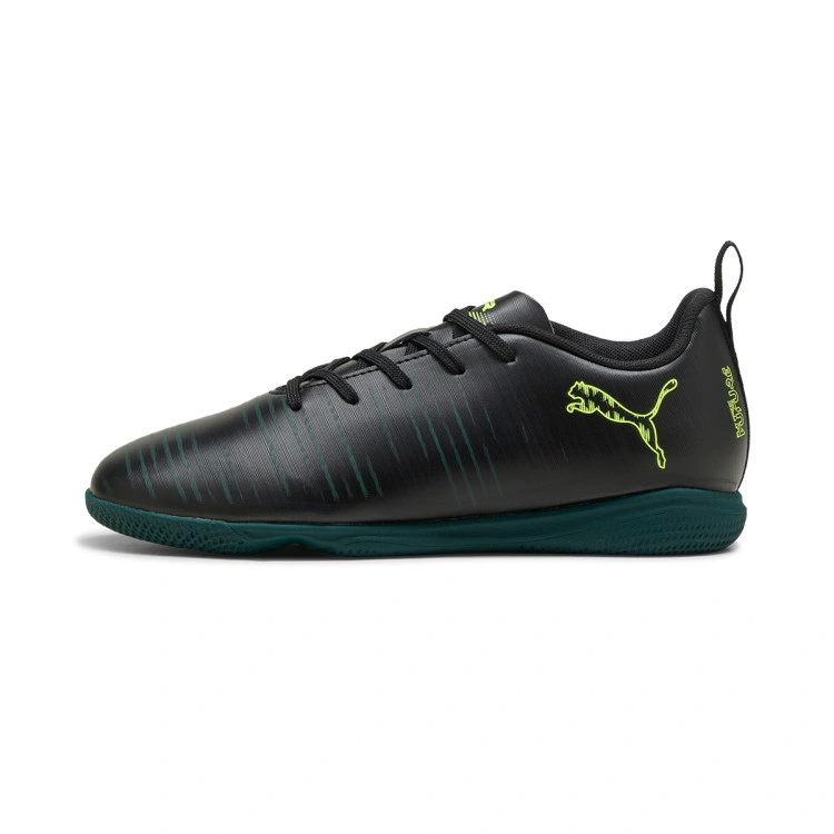 zapatilla-puma-future-8-play-it-nino-black-fizzy-light-green-terrain-2