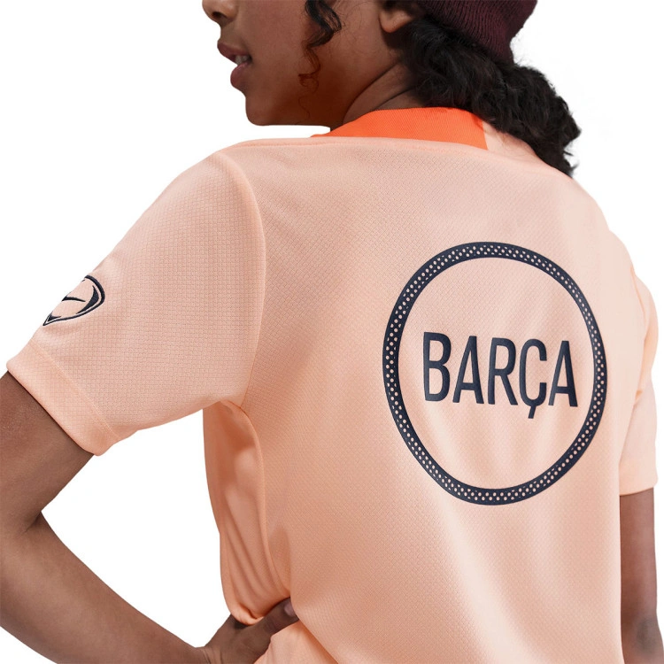 camiseta-nike-fc-barcelona-training-2025-2026-nino-crimson-tint-bright-mango-midnight-navy-2