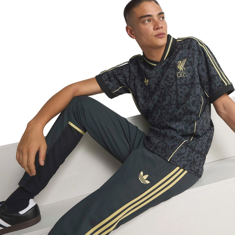 camiseta-adidas-liverpool-fc-lifestyler-fanswear-2025-2026-carbon-halo-gold-5