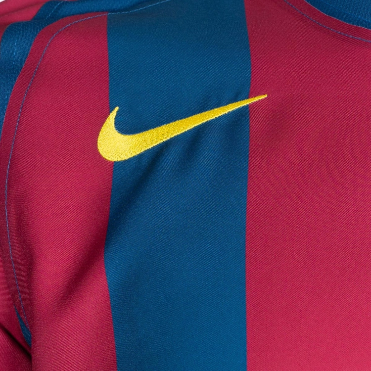 camiseta-nike-ronaldinho-fc-barcelona-edicion-especial-2025-2026-gym-blue-desert-maroon-tour-yellow-7