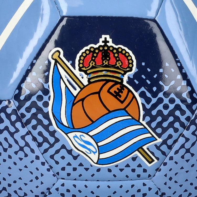 balon-macron-real-sociedad-2025-2026-3