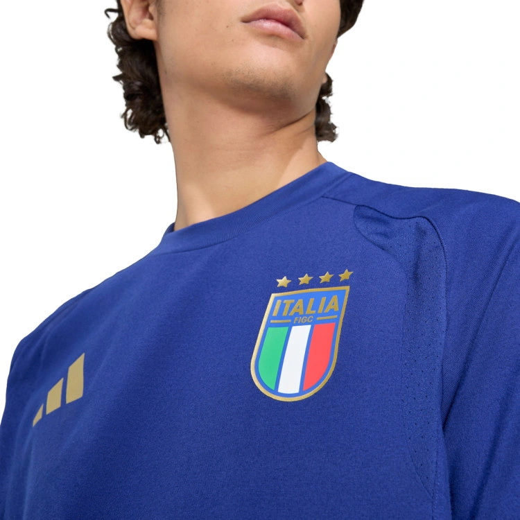 camiseta-adidas-italia-vis-tech-fanswear-mundial-2026-victory-blue-2