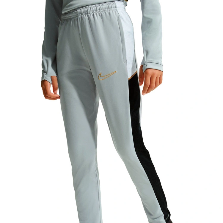 pantalon-largo-nike-academy-25-nino-lt-smoke-grey-white-black-metallic-gold-2