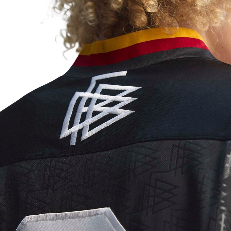 camiseta-adidas-bringback-remixed-alemania-black-6