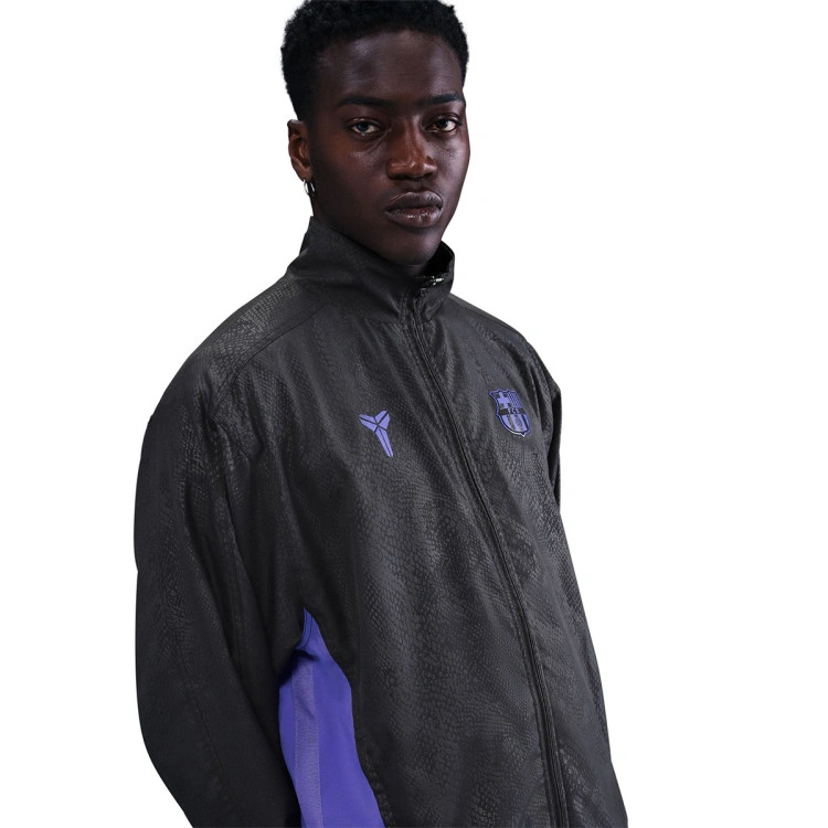 chaqueta-nike-fc-barcelona-fanswear-x-kobe-2025-2026-black-persian-violet-2
