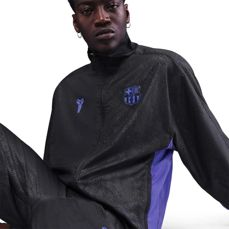 chaqueta-nike-fc-barcelona-fanswear-x-kobe-2025-2026-black-persian-violet-4