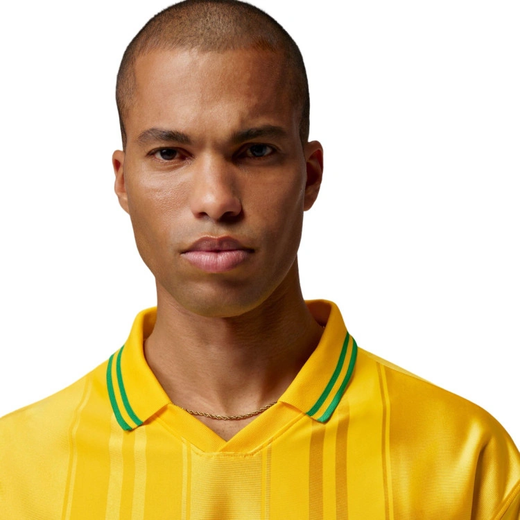 camiseta-nike-brasil-fanswear-mundial-2026-varsity-maize-5