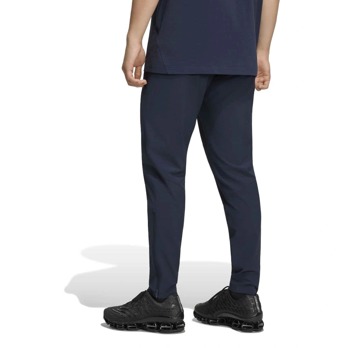 pantalon-largo-adidas-real-madrid-fanswear-2026-2027-night-navy-1