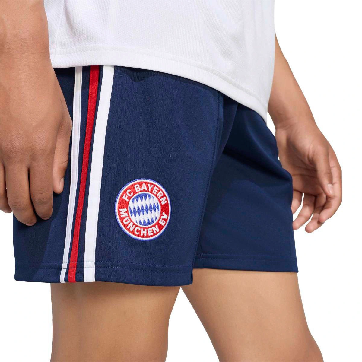 pantalon-corto-adidas-fc-bayern-segunda-equipacion-2026-2027-night-indigo-2