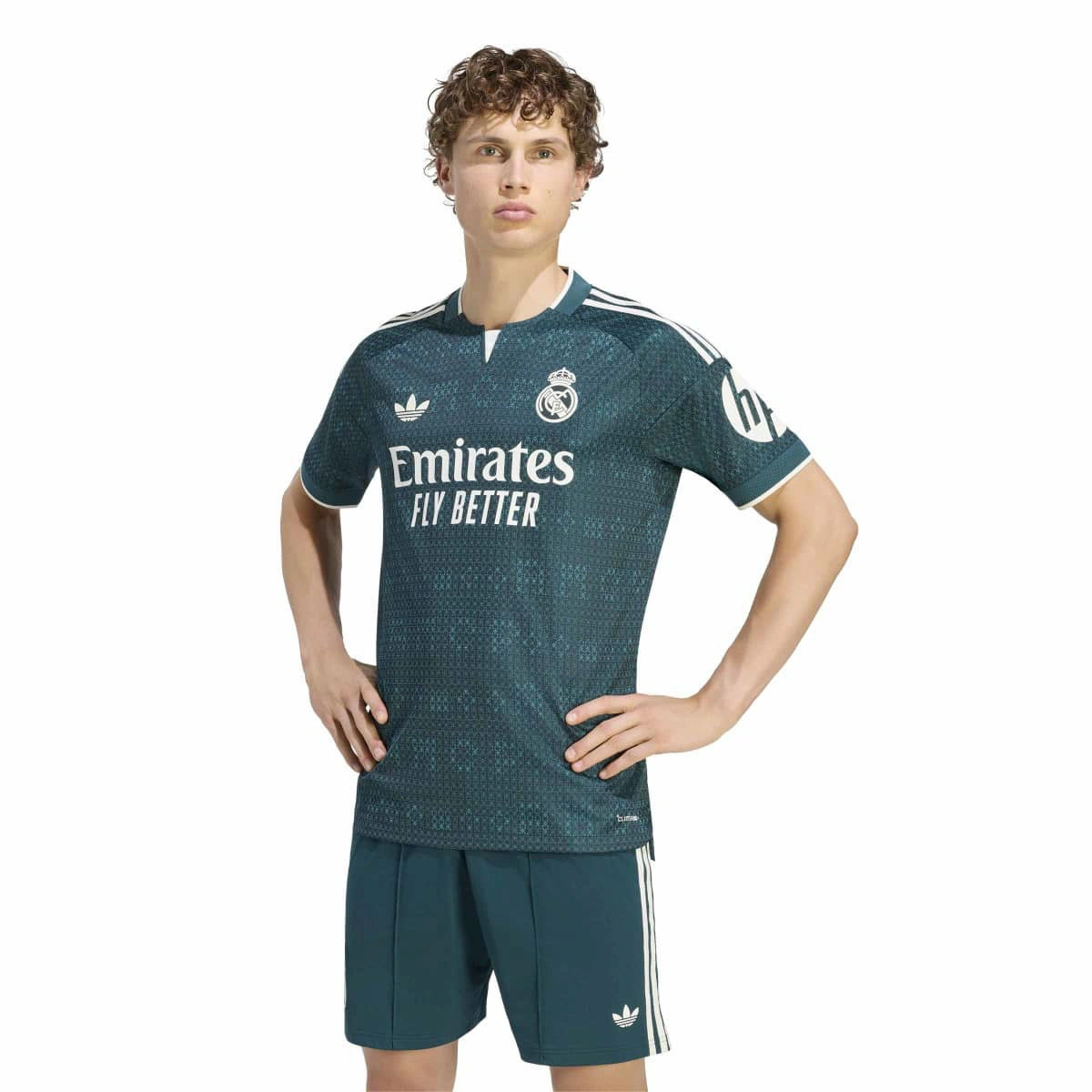 camiseta-adidas-authentic-real-madrid-segunda-equipacion-2026-2027-aurora-ivy-0