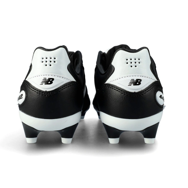 bota-new-balance-442-pro-tongue-fg-v3-black-white-4