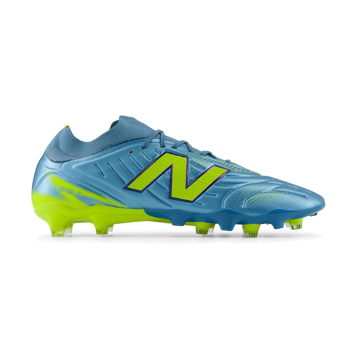 bota-new-balance-tekela-pro-low-laced-fg-v5-metallic-blue-alkaline-green-1