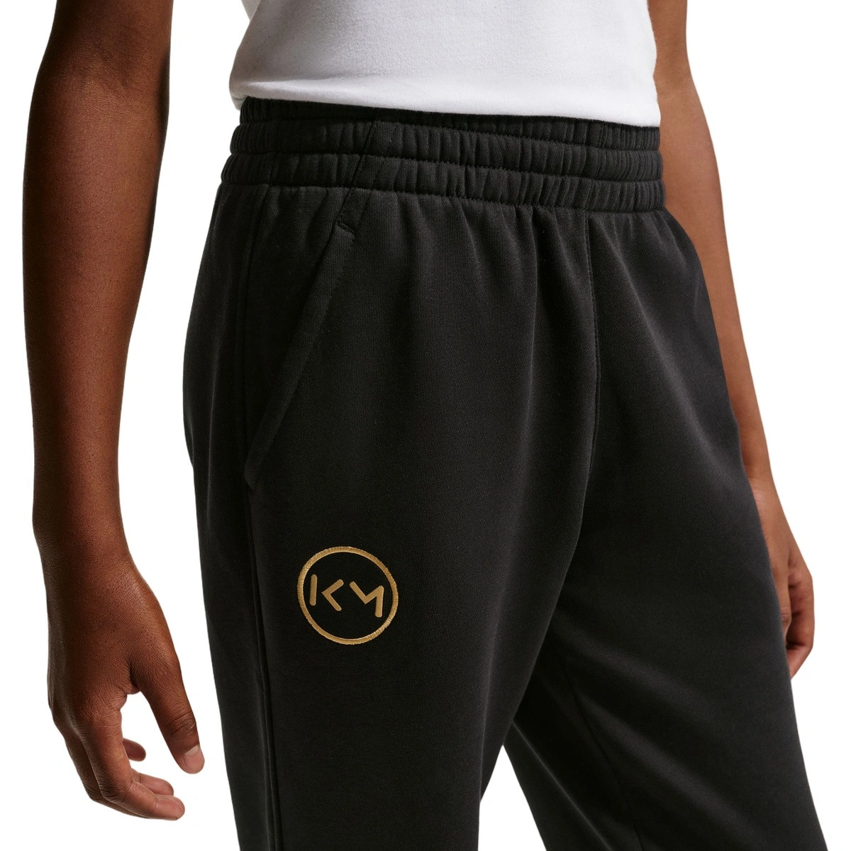 pantalon-largo-nike-kylian-mbappe-club-fleece-black-metallic-gold-2