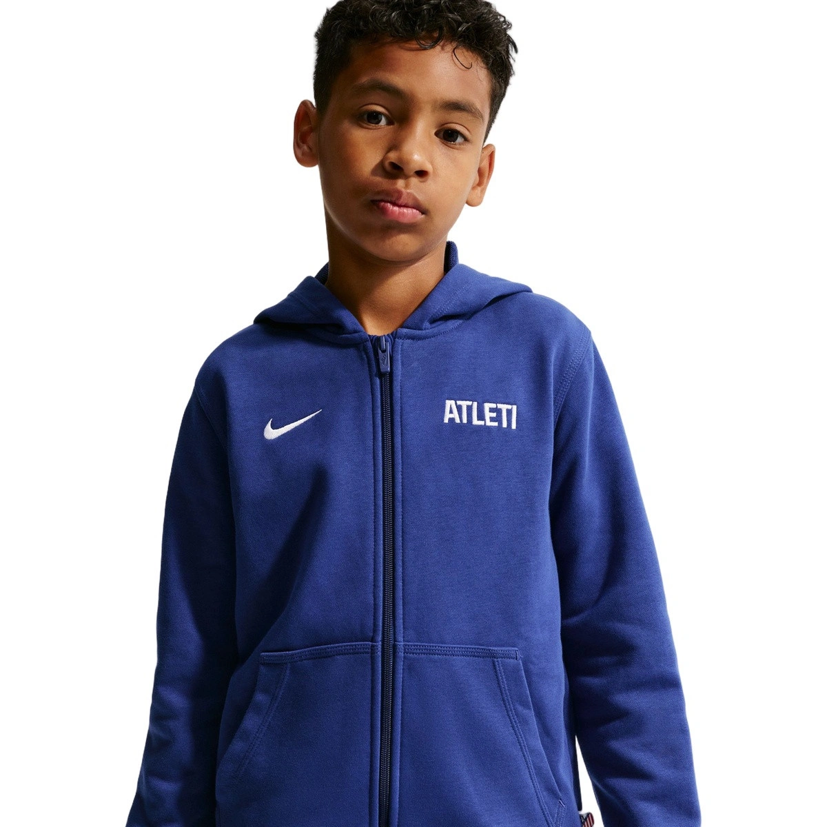 chaqueta-nike-atletico-de-madrid-fanswear-2026-2027-nino-salsa-red-obsidian-light-pumice-white-no-spon-0