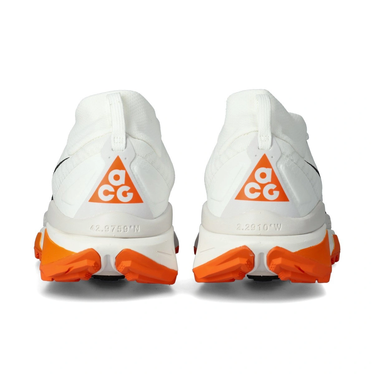 zapatilla-nike-acg-zegama-trail-summit-white-black-phantom-safety-orange-4