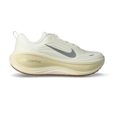 Scarpe Vomero Plus