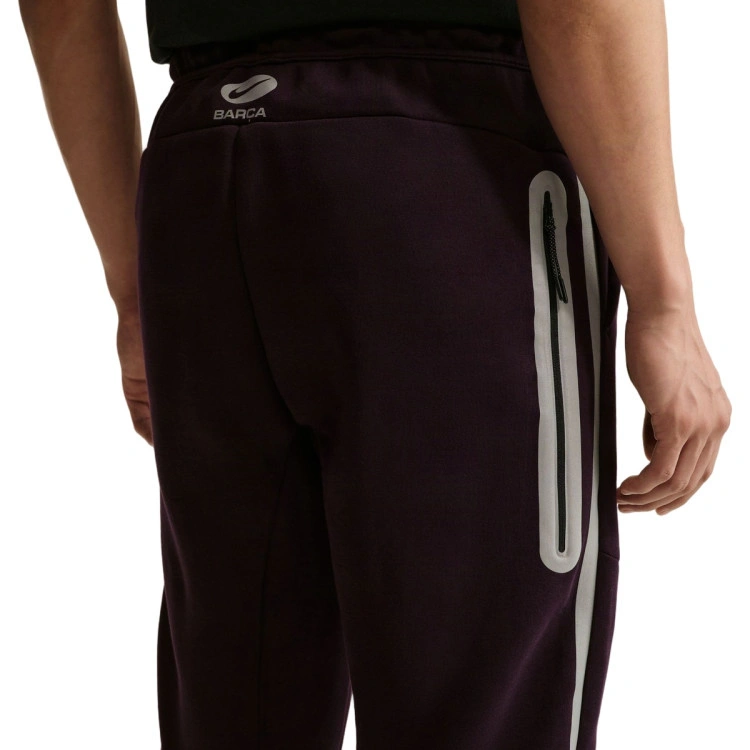 pantalon-largo-nike-fc-barcelona-fanswear-2026-2027-burgundy-ash-reflective-silv-1