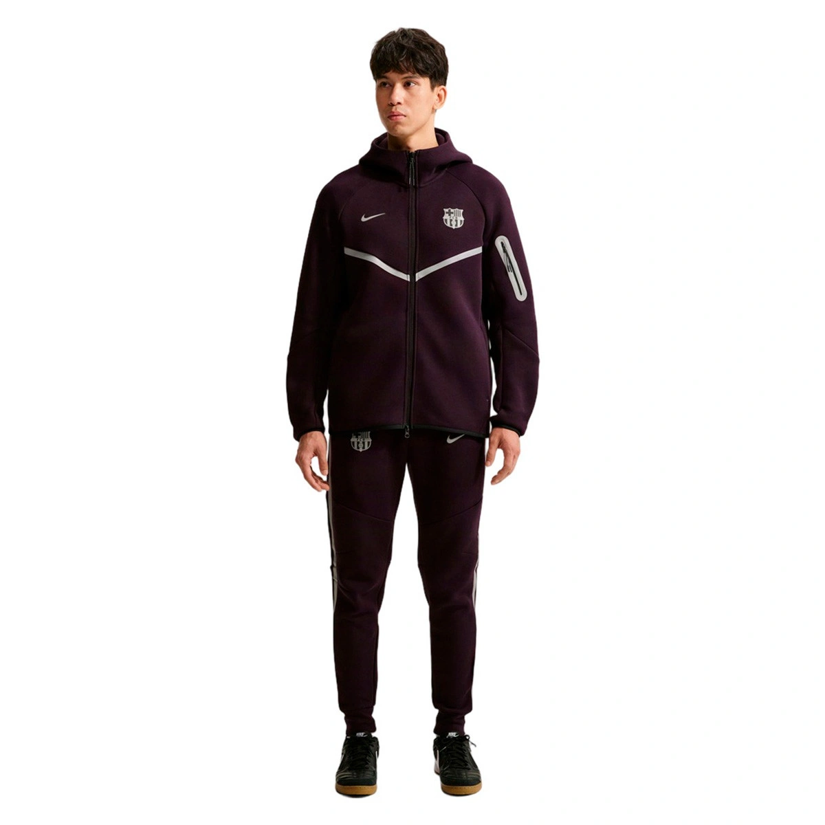 pantalon-largo-nike-fc-barcelona-fanswear-2026-2027-burgundy-ash-reflective-silv-3