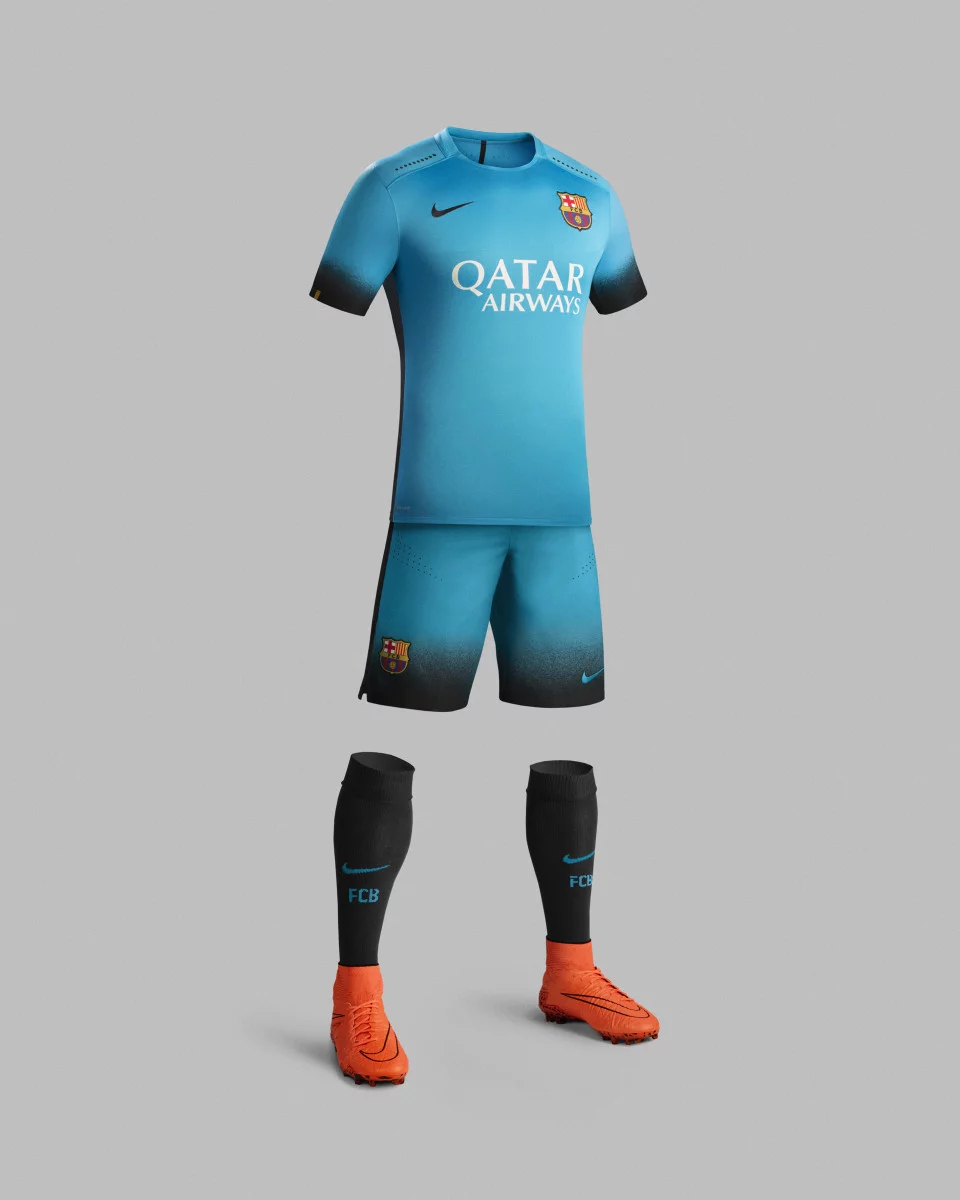 post card Ho15_Club_Kits_3rd_Jersey_PR_Full_Body_Barcelona_R_original.webp