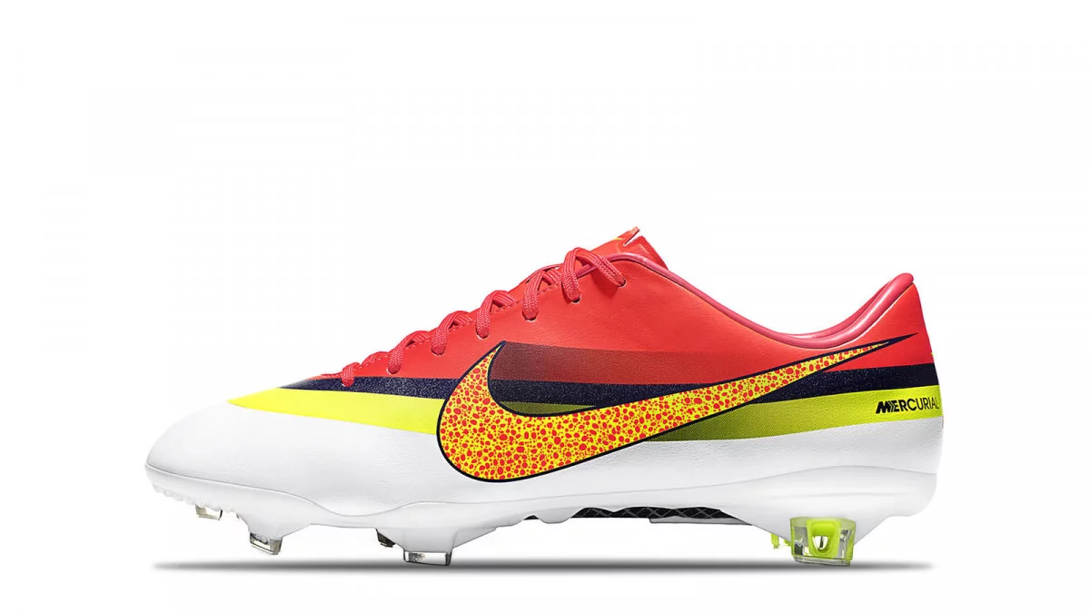 post card 2013_Mercurial_Vapor_IX_CR7_White_Volt_Total_Crimson_hd_1600.webp