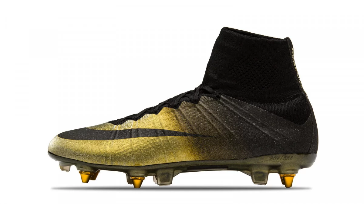 post card 2015_Mercrurial_Superlfy_IV_CR7_SE_Ballon_DOr_Gold_Black_Diamond_hd_1600.webp