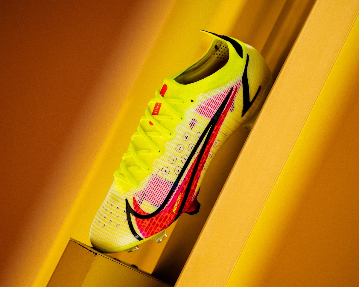 post card post-top-botas-de-fútbol-sintéticas-nike-mercurial.webp