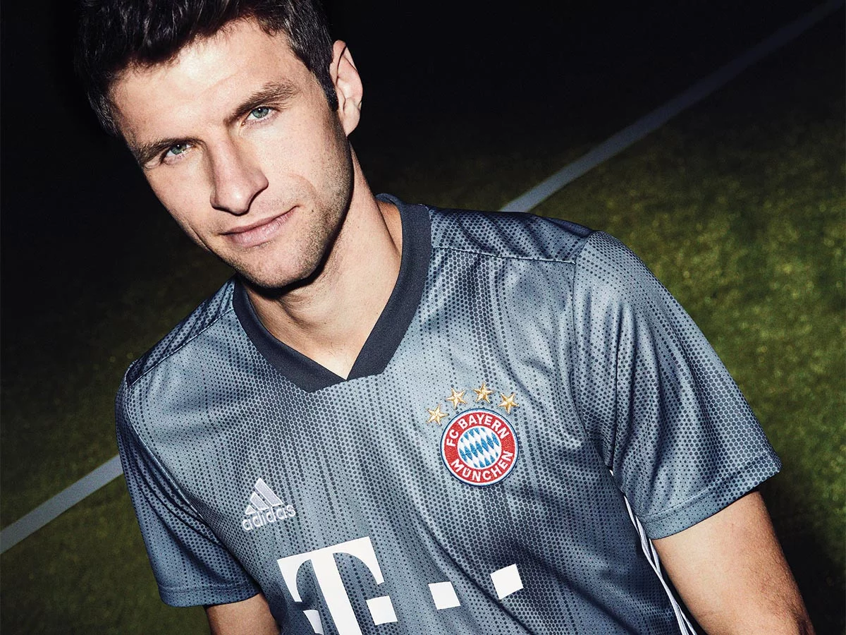 post card muller-terza-maglia-bayern-2018-2019.webp