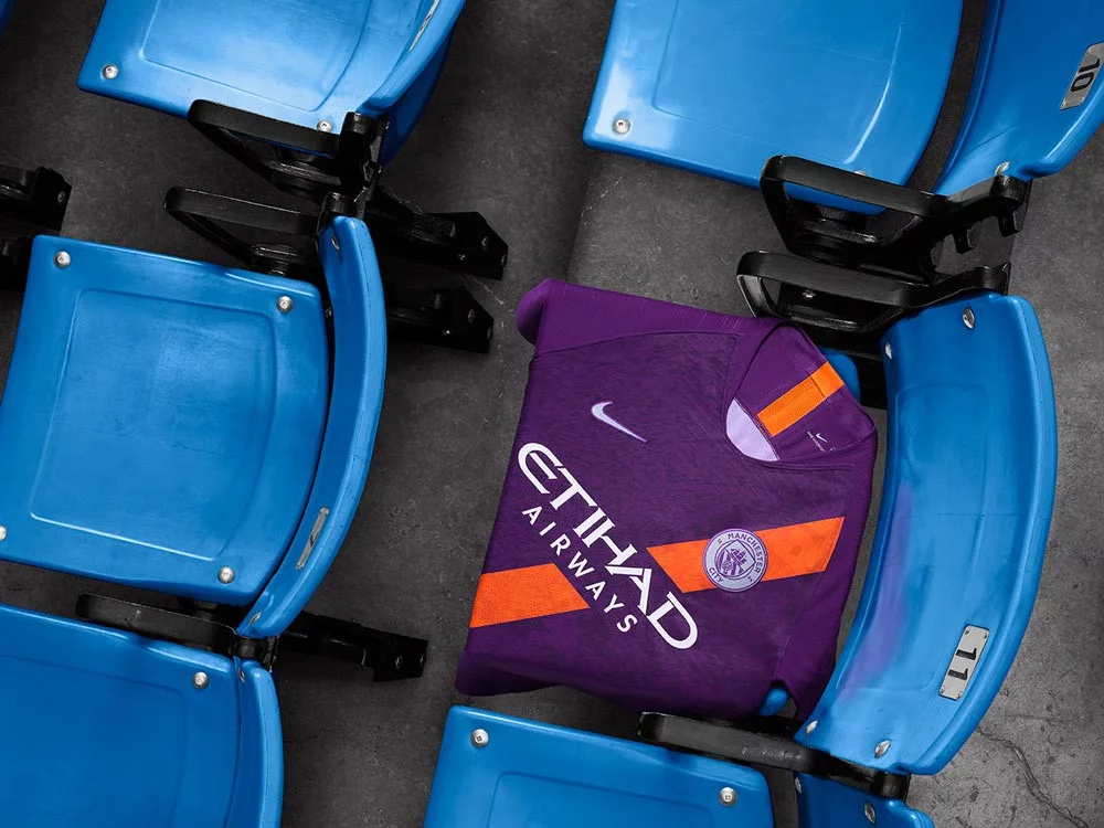 post card maglia-viola-manchester-city-2019.webp