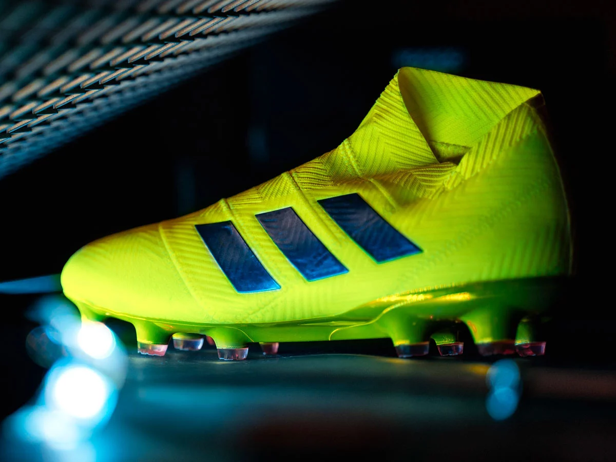 post card adidas-Nemeziz-18+-Exhibit-pack-fluo.webp