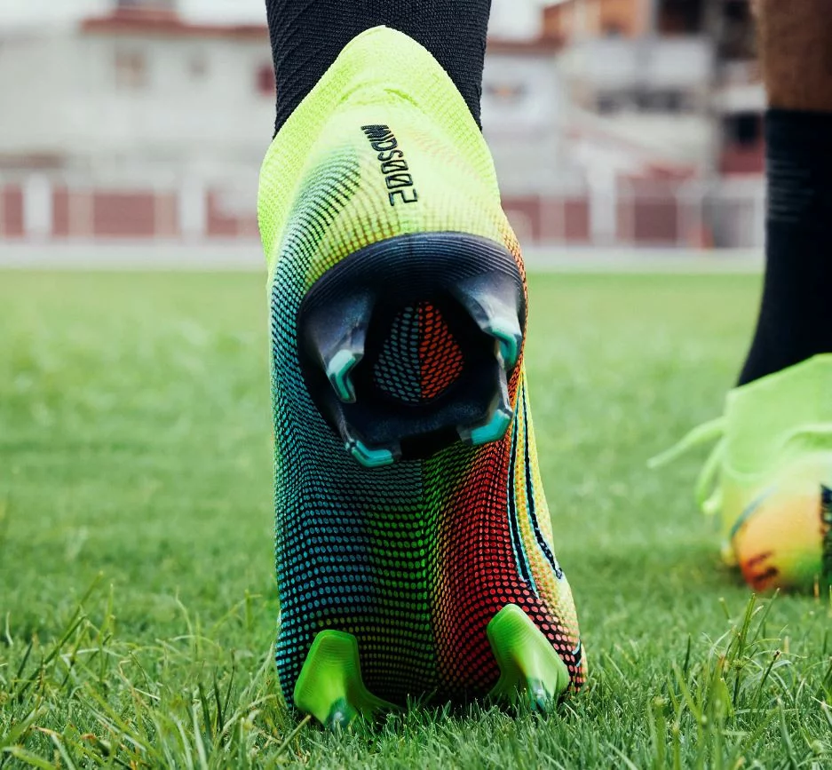 post card post-partes-de-una-bota-de-futbol-3.webp
