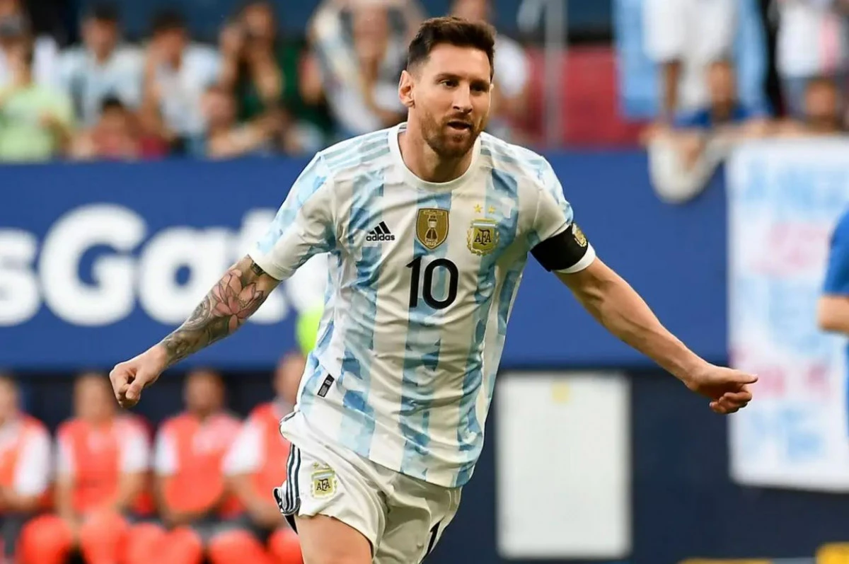 post card leomessi.webp