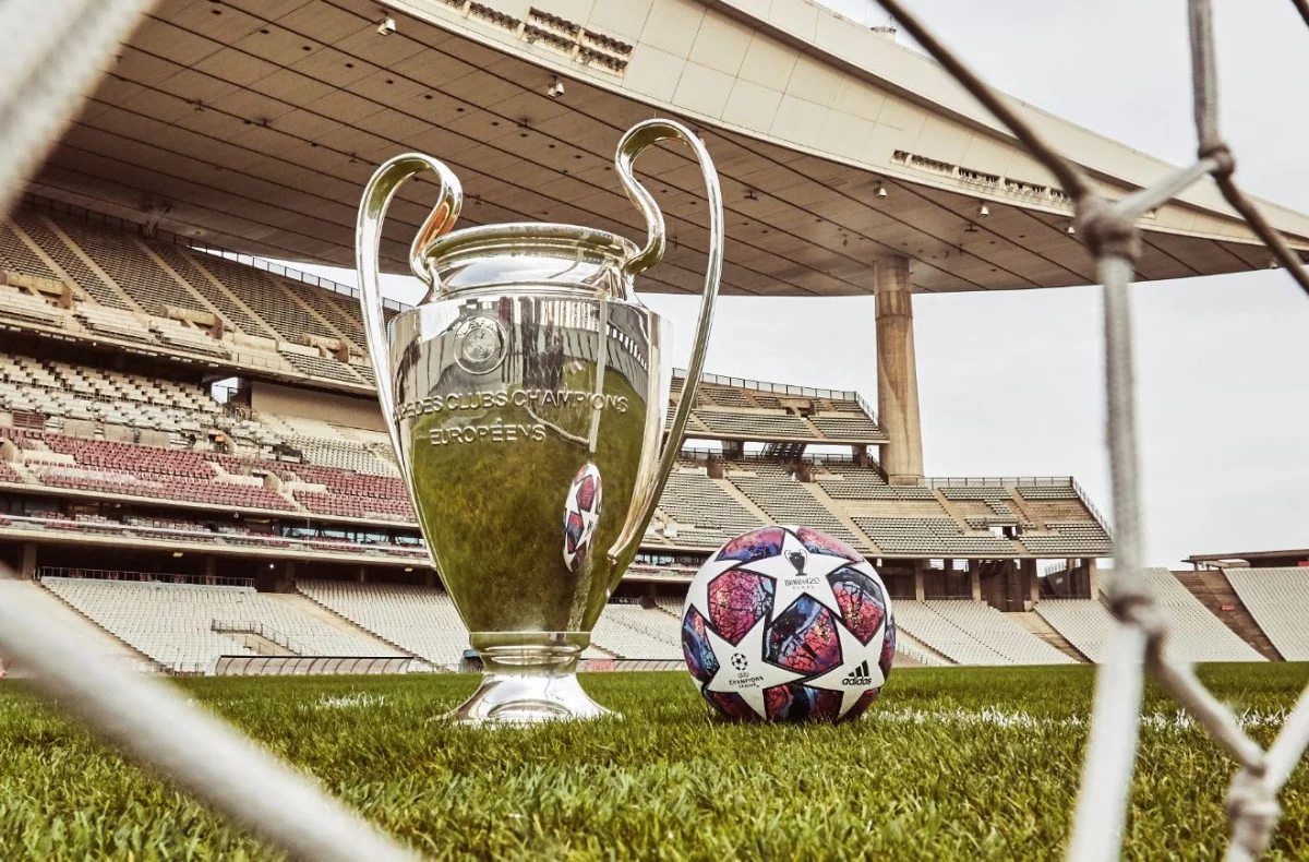 post card Balón-Champions-League-Eliminatorias-3_0.webp
