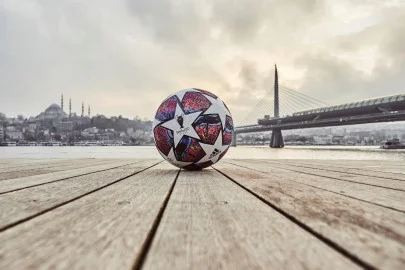 Balón-Champions-League-Eliminatorias-1_0.webp
