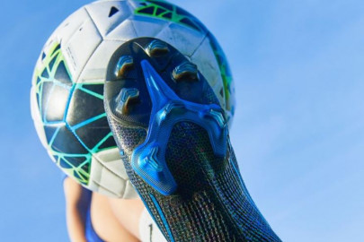 Nuova collezione di scarpe da calcio Nike Wavelength Pack