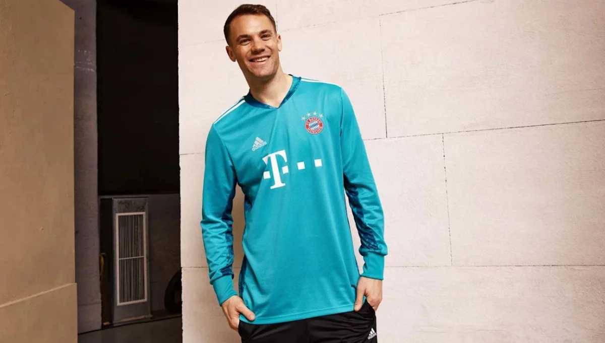 post card Post-Camiseta-Bayern-Munich-2021-futbolemotion-4.webp