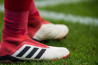 Il declino dei contratti di sponsorizzazione delle scarpe da calcio