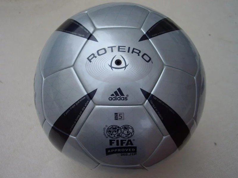 post card balones-mas-iconicos-futbolemotion-1.webp