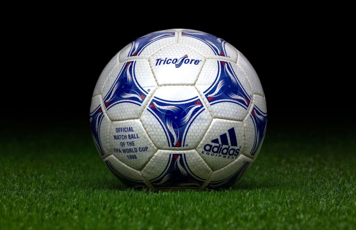 post card balones-mas-iconicos-futbolemotion-10.webp
