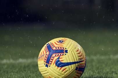 Nuovo pallone Nike Hi-Vis Winter Premier League