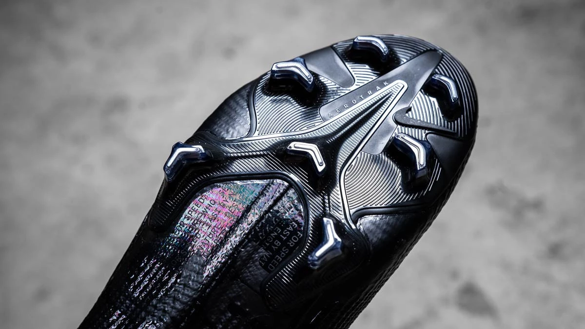 post card Nike-Mercurial-Vs-Mercurial-4.webp