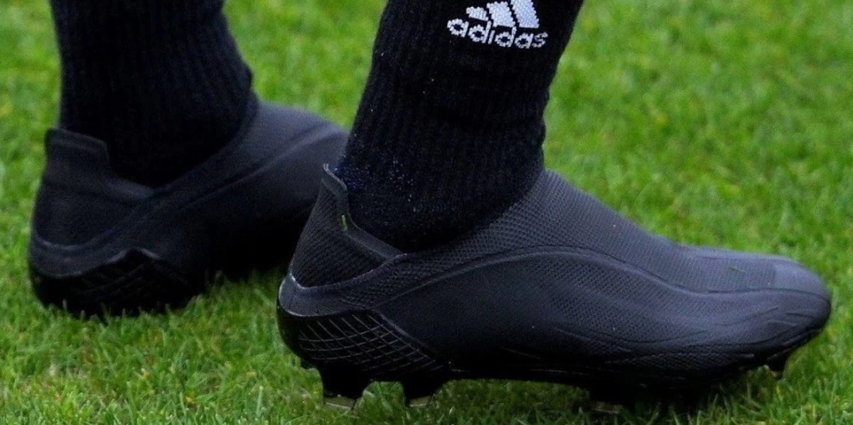 post card post-adidas-x-blackout-cerca.webp