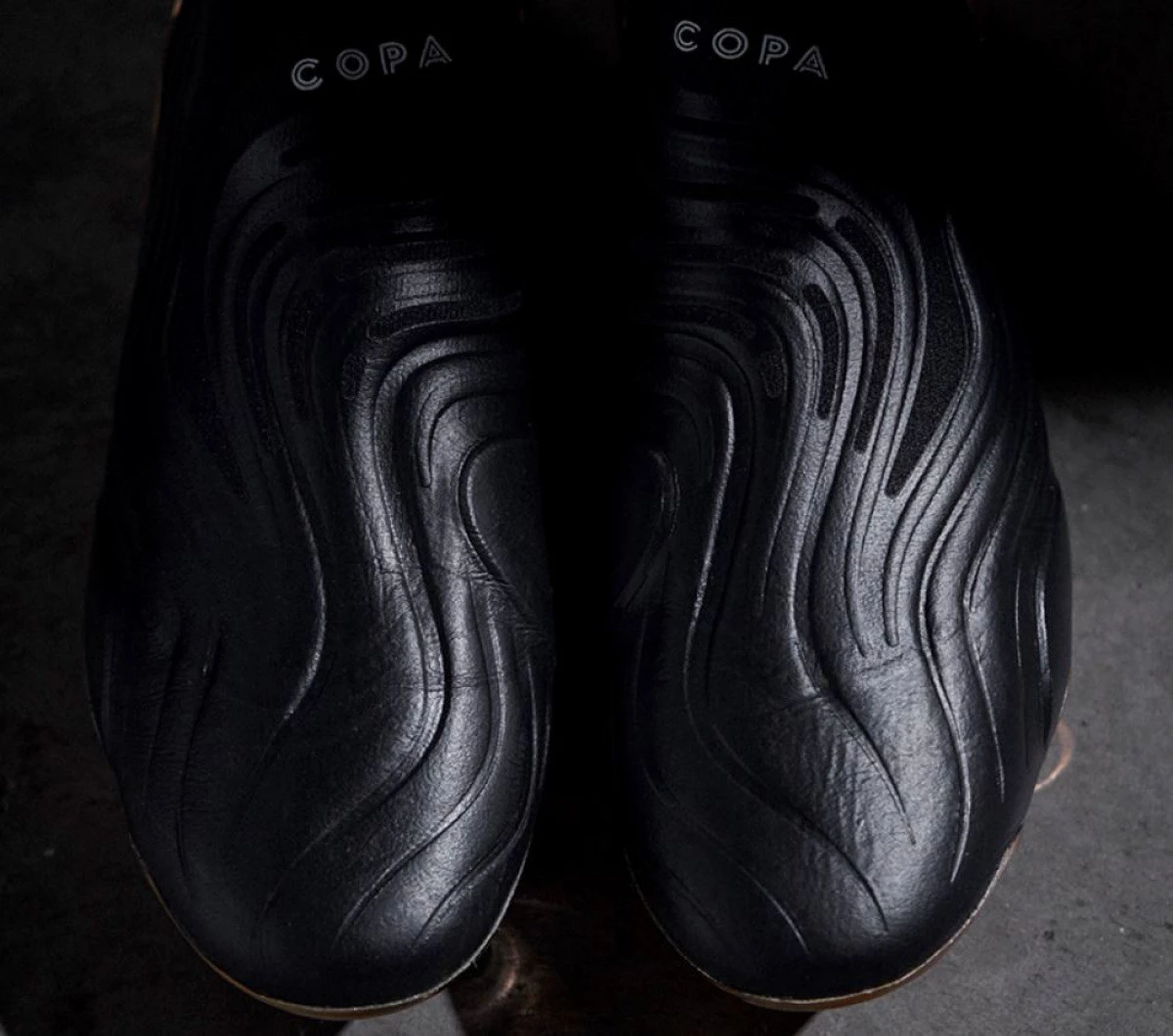 post card post-adidas-copa-sense-vs-nike-tiempo-8-elite-piel.webp