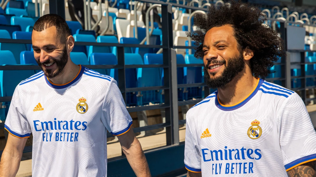 post card post-lanzamientos-del-mes-real-madrid-benzema.webp