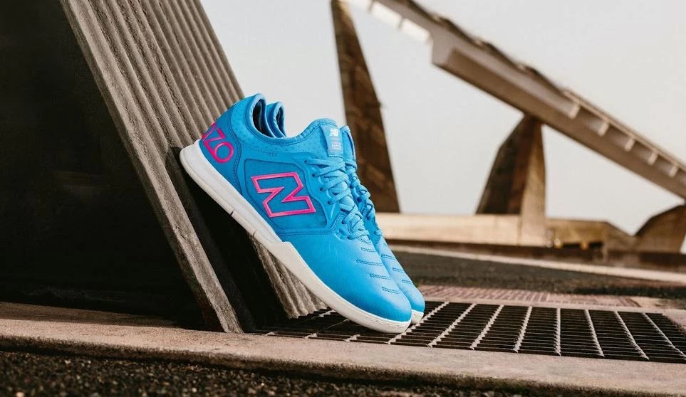 post card post-new-balance-audazo-v5-+-azules-cerca.webp