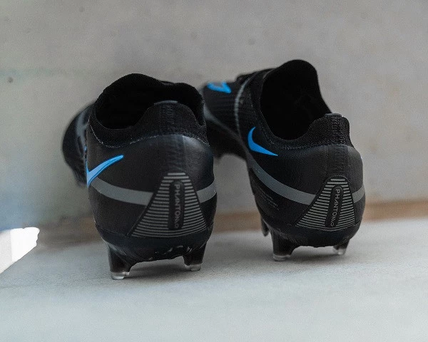 post card post-Nike-phantom-gt-2-negras.webp