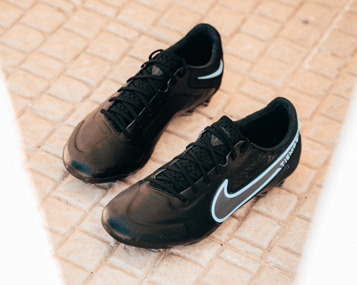 post card post-nike-tiempo8-vs-nike-tiempo-9-tiempo-9-black.webp