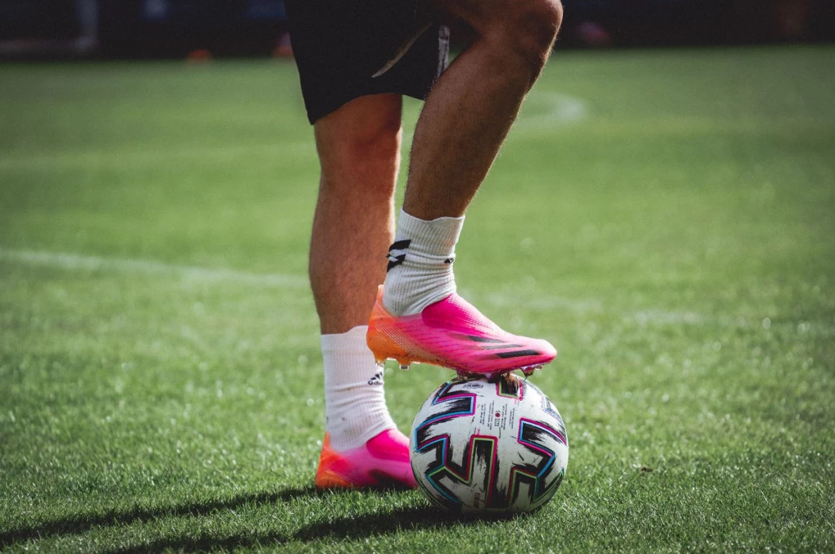 post card post-adidas-x-speedflowvs-ghosted-rosas.webp