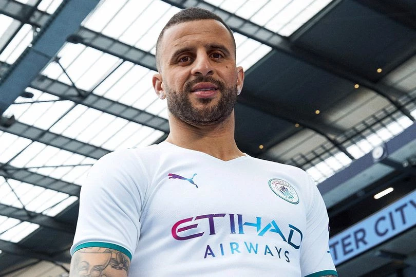 post card post-camiseta-Manchester-city-away-walker.webp