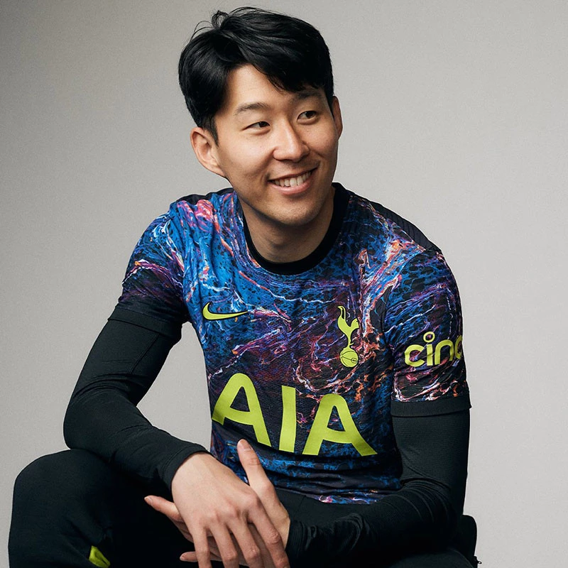 post card post-camiseta-totenham-away-son.webp